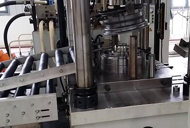 寶鋼主動化模具出產線